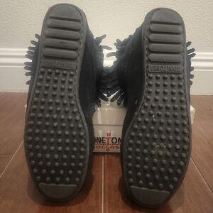 Minnetonka Moccasins Black size 8